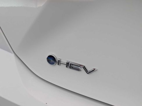 Used 2025 Toyota Camry SE FWD image 13