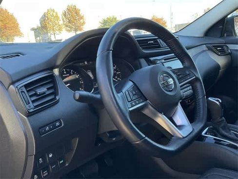 Used 2020 Nissan Rogue Sport SL w/ Premium Package image 10