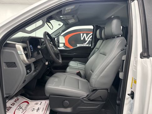 New 2026 Ford F250 XL w/ XL Chrome Package RWD image 8