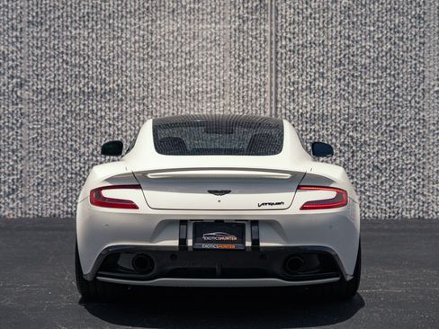Used 2015 Aston Martin Vanquish Coupe RWD image 38