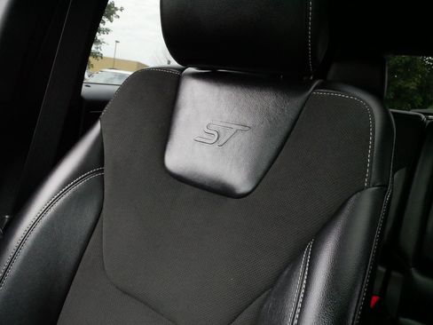 Used 2019 Ford Edge ST w/ Convenience Package AWD/4WD image 31