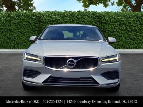 Used 2020 Volvo S60 T6 Momentum AWD/4WD image 2