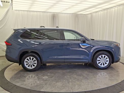 Used 2024 Toyota Grand Highlander AWD image 26