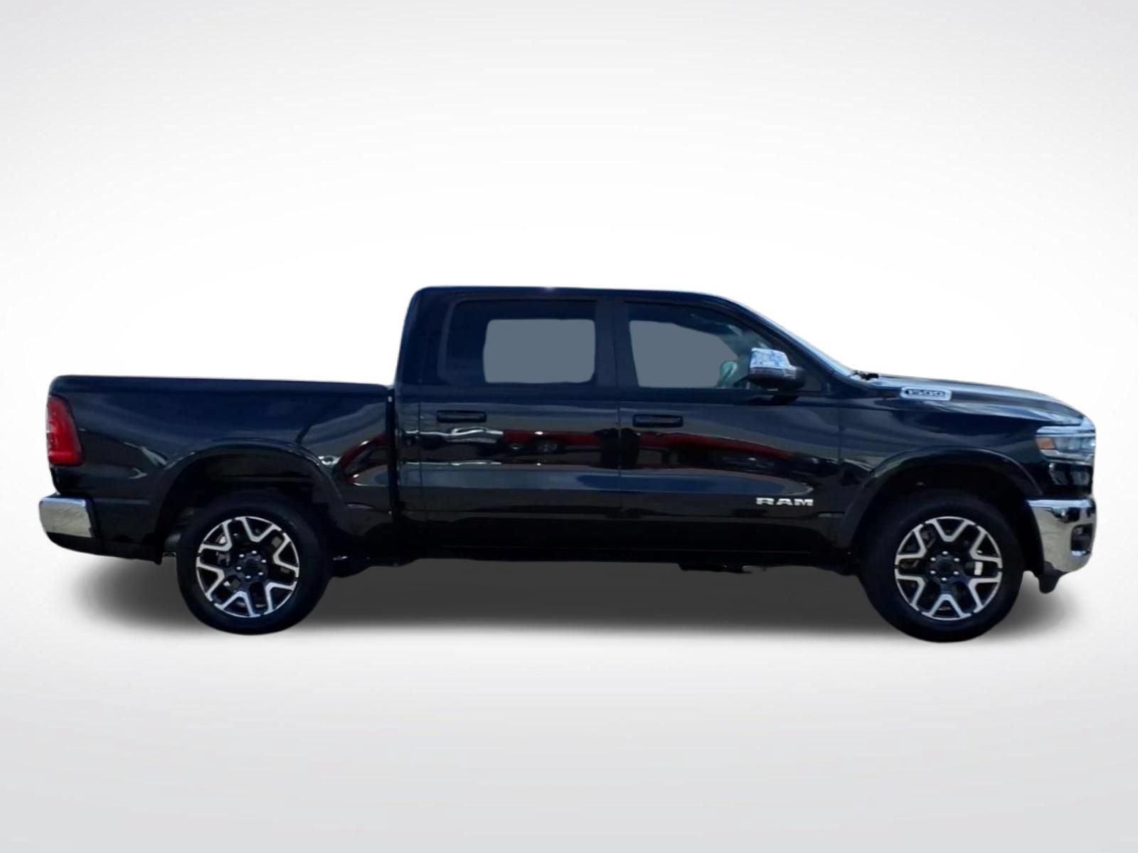 Used 2026 RAM 1500 Laramie AWD/4WD image 7