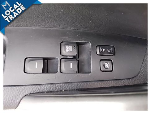 Used 2012 Hyundai Veloster FWD image 18