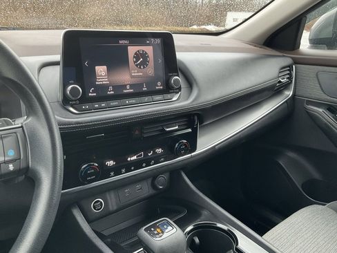 Used 2022 Nissan Rogue SV image 12