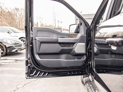 Used 2022 Ford F150 Lightning Lariat image 28