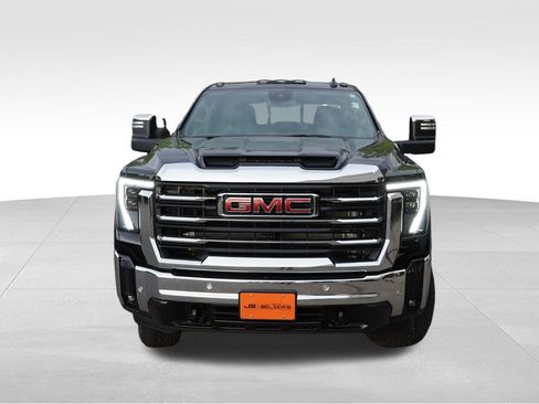Used 2025 GMC Sierra 3500 SLT w/ SLT Premium Package AWD/4WD image 12