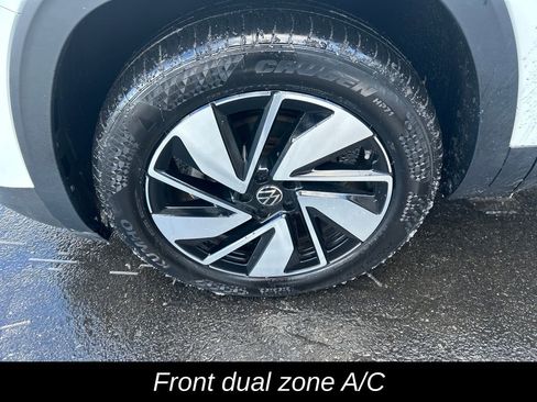 Used 2025 Volkswagen Atlas SE image 9