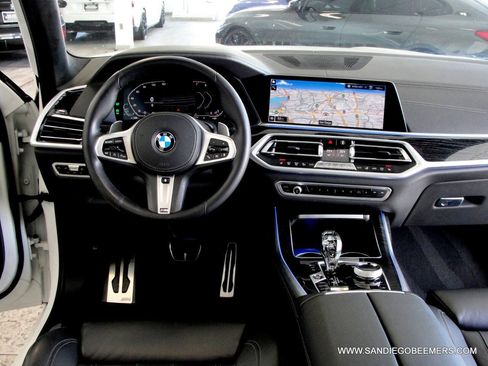 Used 2022 BMW X7 xDrive40i w/ M Sport Package AWD/4WD image 29