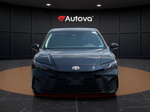 Used 2025 Toyota Camry LE FWD image 8