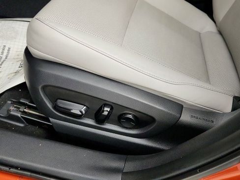 Used 2019 Lexus UX 250h w/ Premium Package image 11