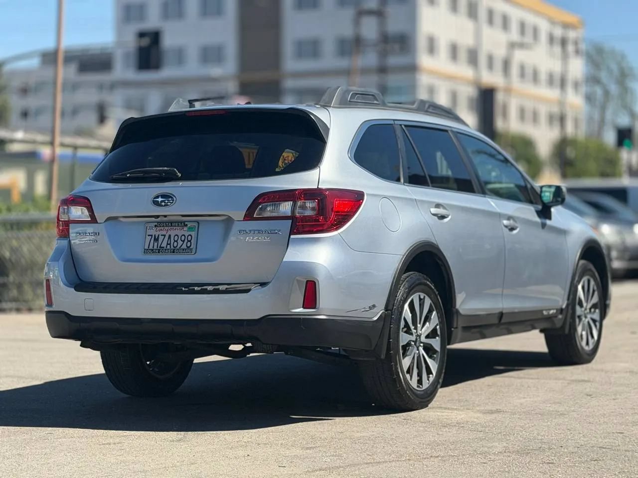 Used 2015 Subaru Outback 2.5i Limited AWD/4WD image 17