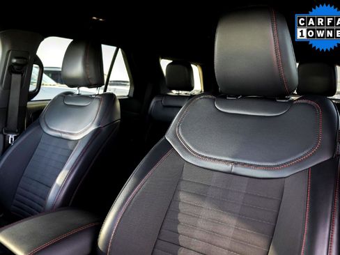 Used 2025 Ford Explorer ST-Line w/ ST-Line Street Pack image 13