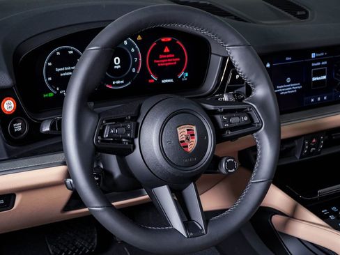 New 2026 Porsche Cayenne image 18