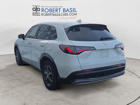 Used 2024 Honda HR-V EX-L image 2