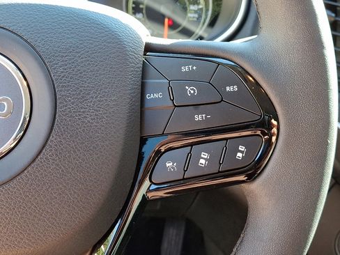 Certified 2023 Jeep Cherokee Altitude Lux image 23