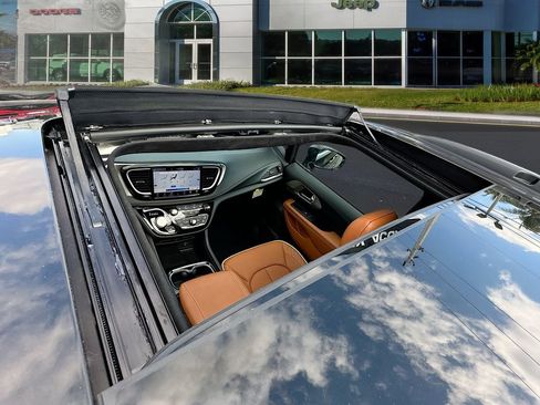 New 2026 Chrysler Pacifica Pinnacle w/ Trailer Tow Group image 31