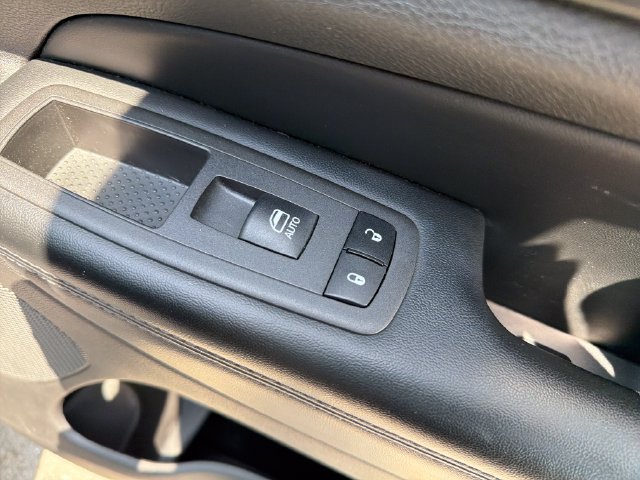 Used 2021 Jeep Grand Cherokee Laredo X AWD/4WD image 23