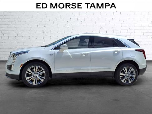 Used 2024 Cadillac XT5 Premium Luxury FWD image 2