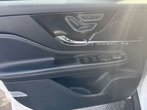 Used 2024 Lincoln Corsair AWD w/ Equipment Group 101A image 17