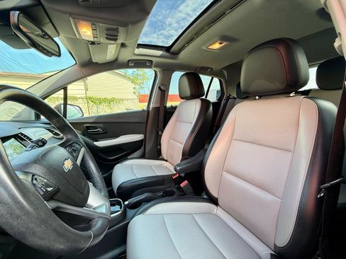 Used 2018 Chevrolet Trax Premier AWD/4WD image 15