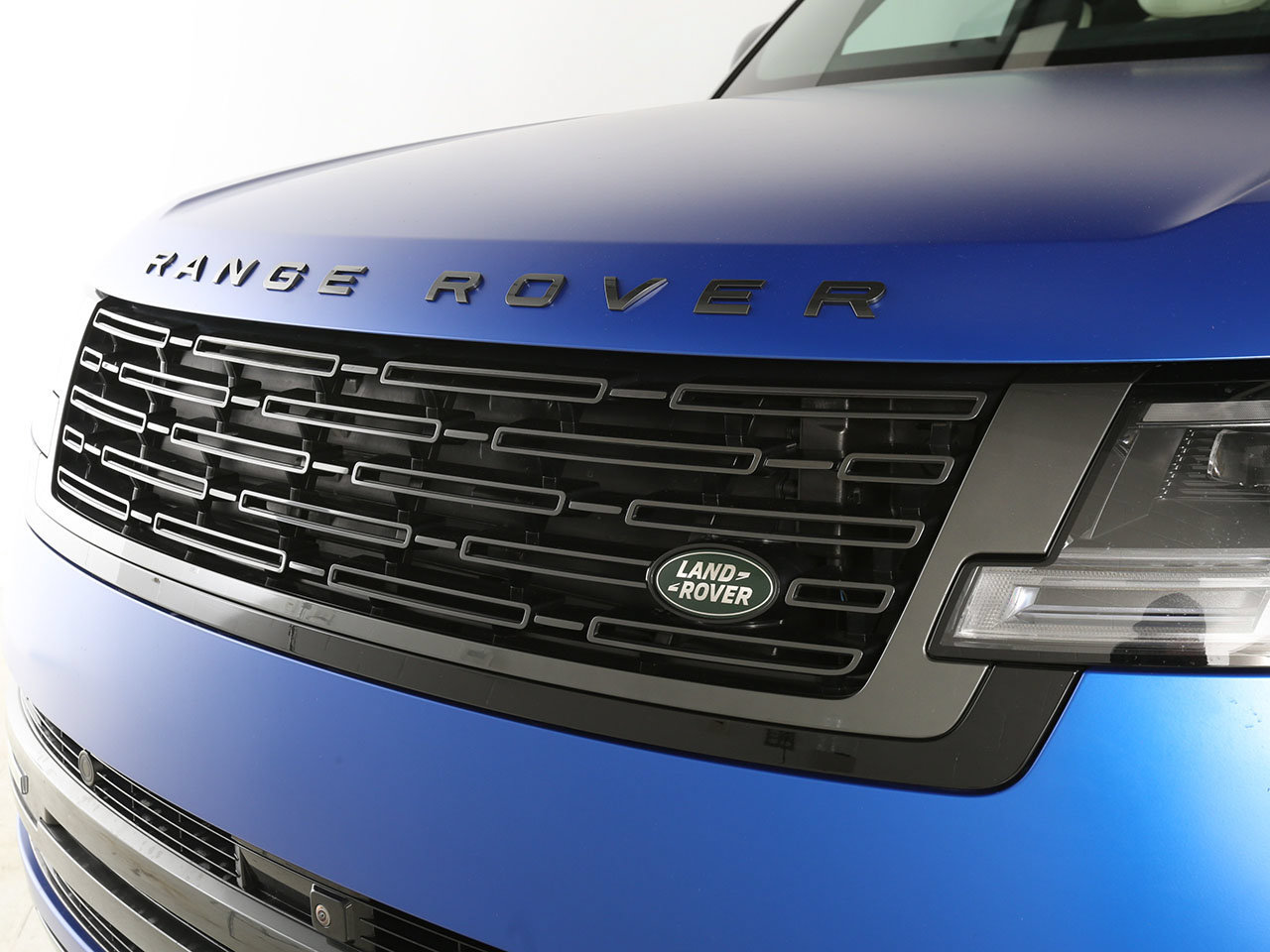 Used 2025 Land Rover Range Rover Autobiography AWD/4WD image 7