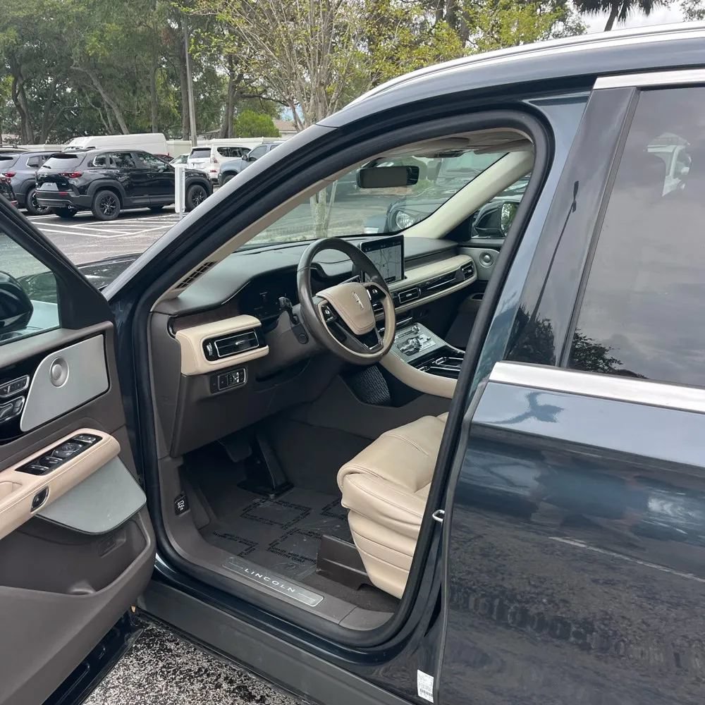 Used 2021 Lincoln Aviator Reserve w/ Equipment Group 202A AWD/4WD image 6