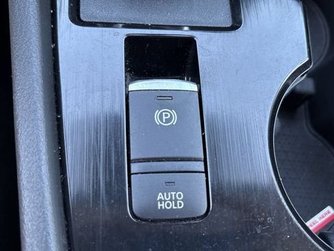 Used 2026 Nissan Rogue SV FWD image 8