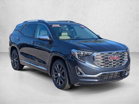 Used 2018 GMC Terrain Denali w/ Driver Alert Package II FWD image 3