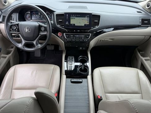 Used 2022 Honda Pilot Touring image 11