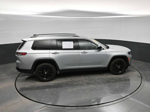 Used 2021 Jeep Grand Cherokee L Limited image 32