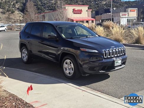Used 2016 Jeep Cherokee Sport w/ Safety Group image 7
