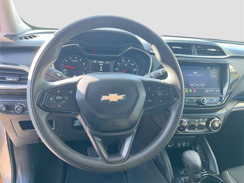 Used 2023 Chevrolet TrailBlazer LT w/ Convenience Package image 11