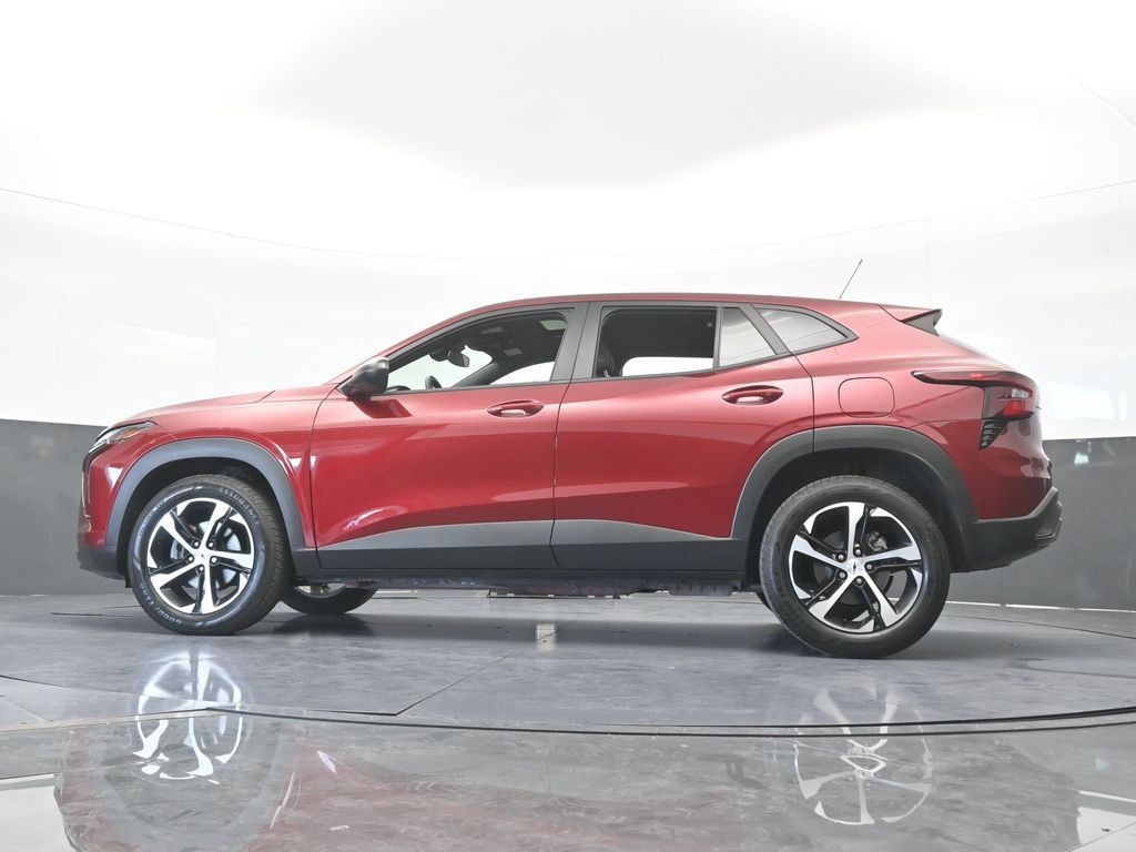 Used 2025 Chevrolet Trax RS w/ Sunroof Package FWD image 56
