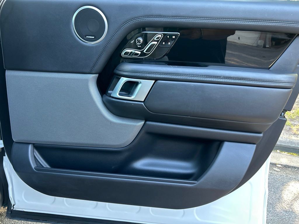 Used 2019 Land Rover Range Rover Supercharged AWD/4WD image 29