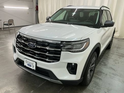 New 2026 Ford Explorer Active w/ Active Comfort Package AWD/4WD image 9