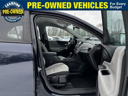 Used 2020 Chevrolet Equinox LS image 32