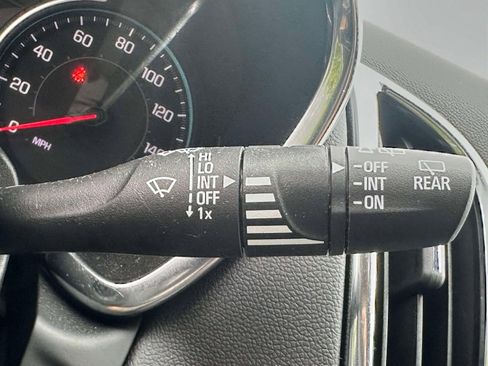 Used 2024 Chevrolet Equinox LT FWD image 16