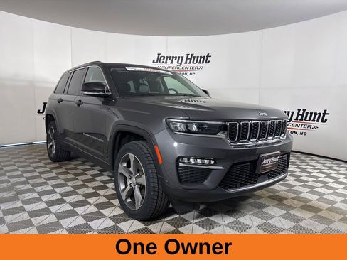Used 2023 Jeep Grand Cherokee Limited w/ Luxury Tech Group II AWD/4WD image 4