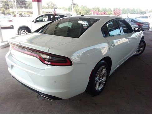 Used 2021 Dodge Charger SXT RWD image 5
