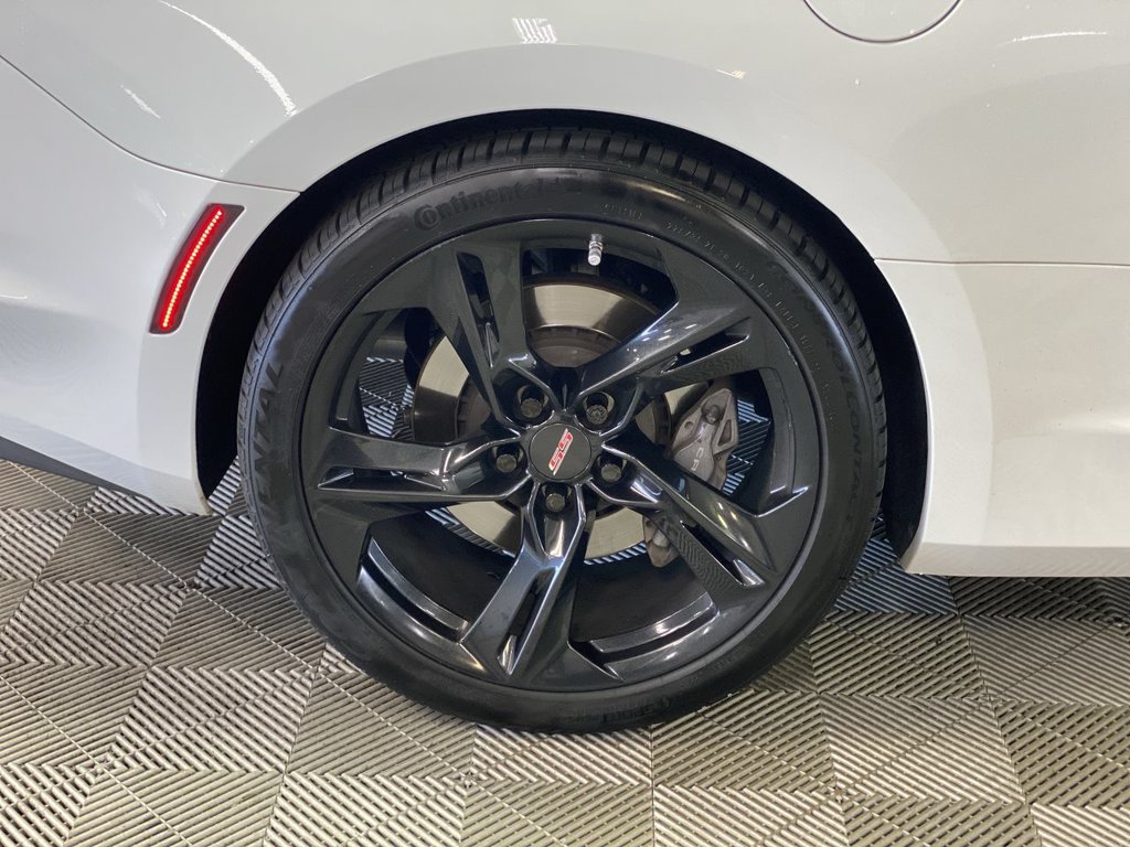 Used 2020 Chevrolet Camaro SS RWD image 38