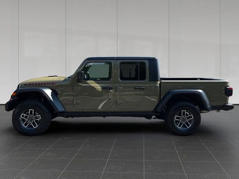 Used 2026 Jeep Gladiator Mojave AWD/4WD image 2