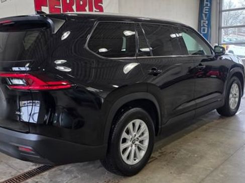 Used 2025 Toyota Grand Highlander XLE image 7