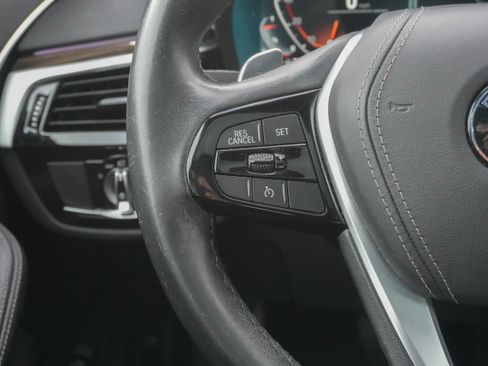 Used 2020 BMW 530i w/ Convenience Package RWD image 18