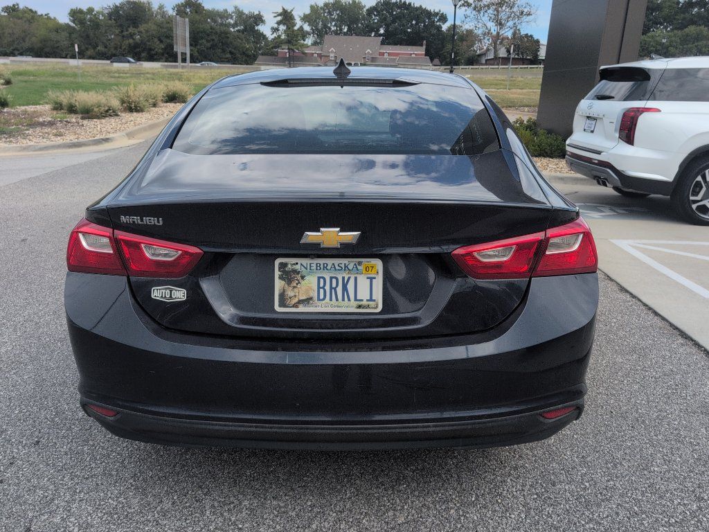 Used 2018 Chevrolet Malibu LS w/ LPO, Convenience Package 2 FWD image 8