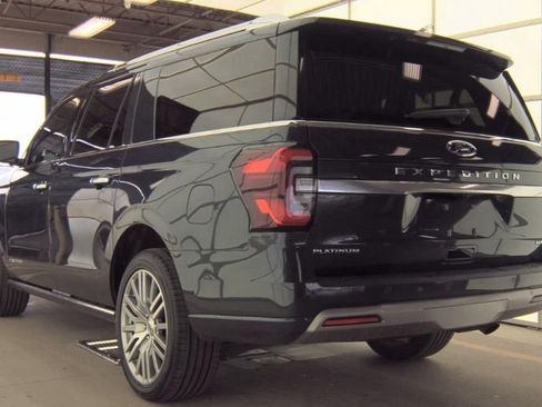 Used 2023 Ford Expedition Max Platinum RWD image 5