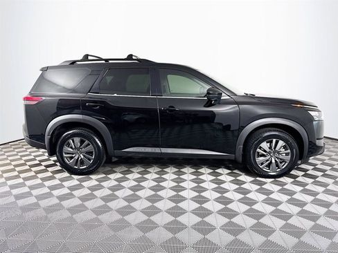 Certified 2024 Nissan Pathfinder SV image 5
