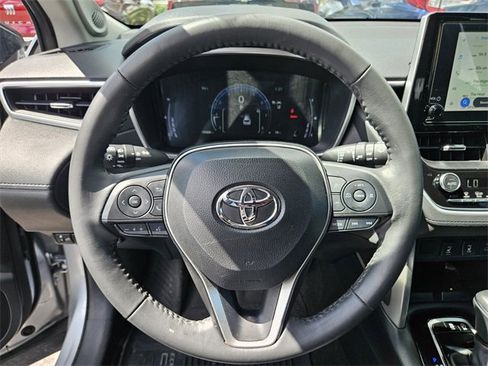 Used 2024 Toyota Corolla Cross XLE image 20