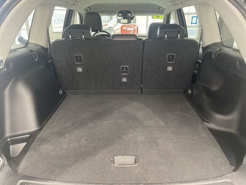 Used 2023 Jeep Grand Cherokee Limited image 10